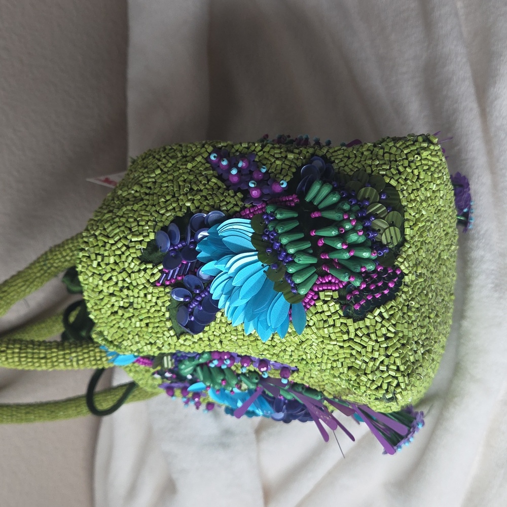 Green Beaded Handbag with Floral Accents - Picture 3 of 4